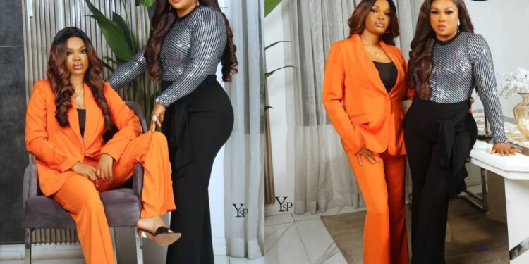 “She Became A Widow At A Very Young Age” – Reactions As Regina Chukwu Emotional As Her Daughter Graduates From University