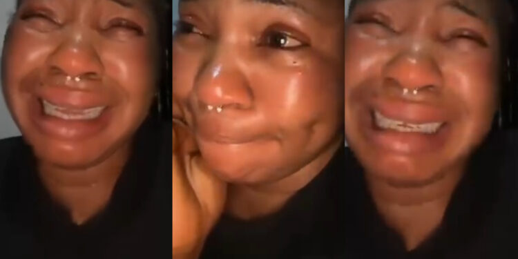 Lady cries Bitterly for getting dumped by boyfriend. 