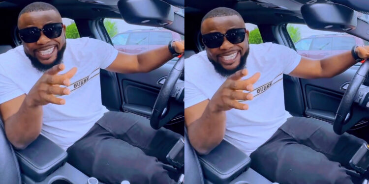 Man Give Good Advice Over A Girl Who Still Communicating With Her Ex