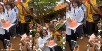 Mixed Reaction Among Netizens as Soldier Proposes to Girlfriend on Her Graduation Day
