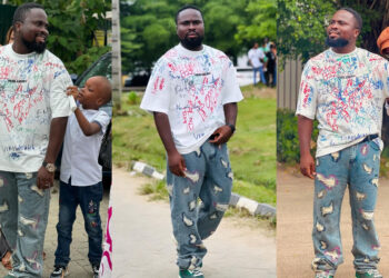 sirbalo celebrate as he finally graduated from Lagos state university. 