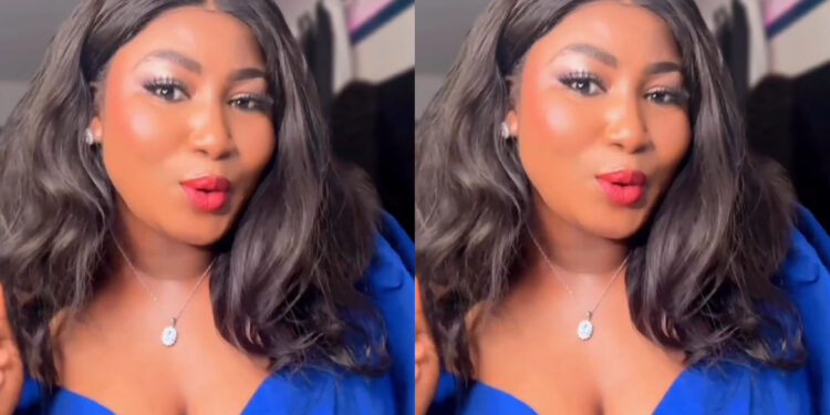 Lady melt hearts with her Chocking story