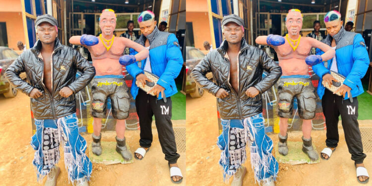 “Aw I wan take explain give my children say this guy na celebrity” Hilarious reactions as portable pose close to his look alike status