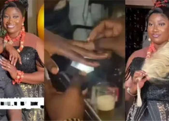 Jubilation as Nigerian man proposes to girlfriend two days after they met in person