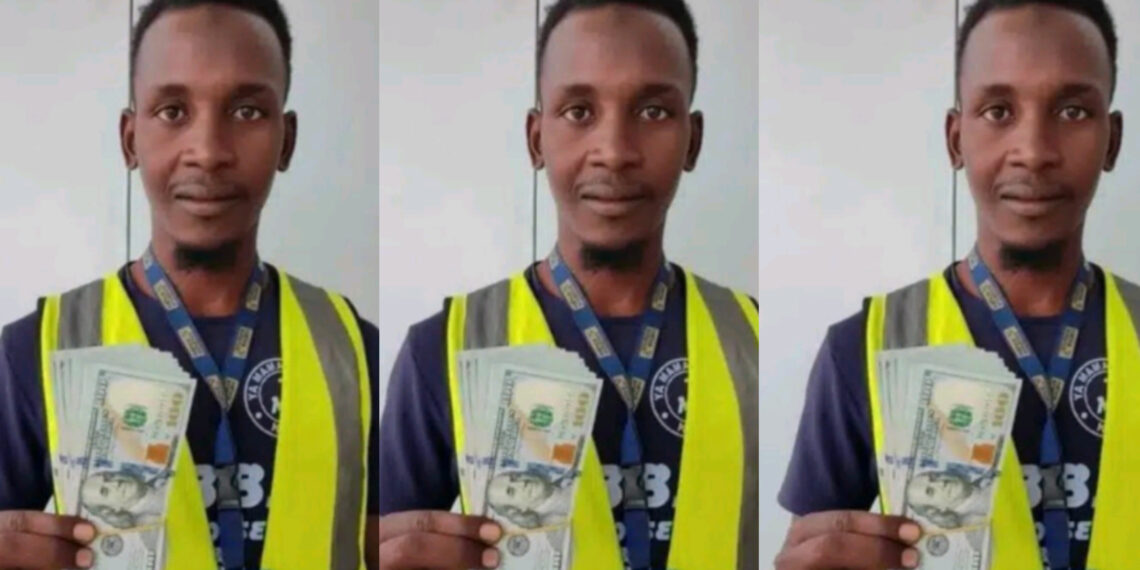 The Nigeria airport cleaner who returned $10,000 (N16million)he found inside a plane, has been rewarded by NAHCO