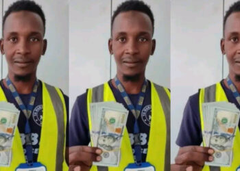 The Nigeria airport cleaner who returned $10,000 (N16million)he found inside a plane, has been rewarded by NAHCO