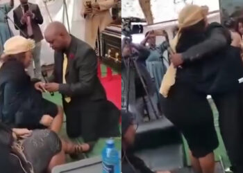 Captured in a Trending Video as Pastor Proposes to a Widow at Her Husband’s Funeral 
