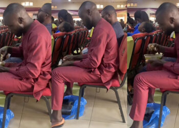 In An unusual moment, man was captured in a trending video eating pounded yam and soup on a Sunday service. 