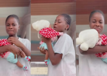 “My sister died two days after giving birth to her daughter and her spirit will keep protecting her gift from my sister to me” lady says as she shares a video of her self carrying her late sister baby.