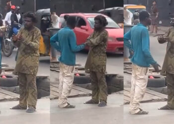 Two mentally challenged men surprised many as they were spotted having a serious discussion in the middle of a street