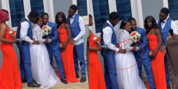 “This is an example of we watch we don’t judge” netizens raised eyebrows as couples took a memorable photos just after they ties the knot together