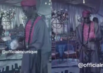 Nigerian Groom has raised eyebrows as he made is bride walk in between money as bride walk’s into the reception