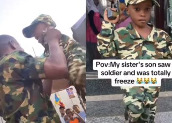 Young Boy who Dressed as Soldier creat scene After he&nbsp; Meet a Real soldier on Career Day.