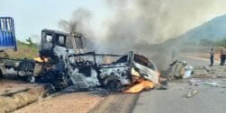 Tragedy: 19 wedding guests die in fat@l accid€nt while returning home