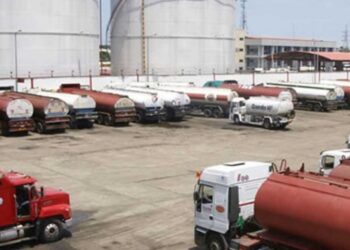 Nigeria faces fuel price hike as depot owners increase petrol price to N950/litre