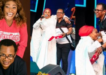“It’s good to marry a good person”-  Singer Tope Alabi honours her supportive husband with a heartwarming award